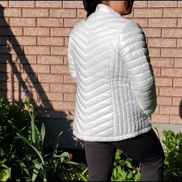 White puffer jacket - Picture 7 of 7